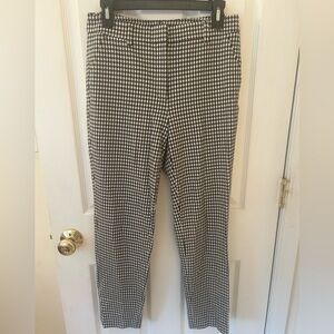 White House Black Market Black and White Houndstooth Skinny Pants